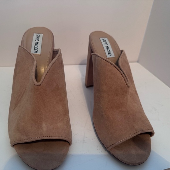 Steve Madden size 10, suede, light pink heel 4 in heel - Picture 2 of 7